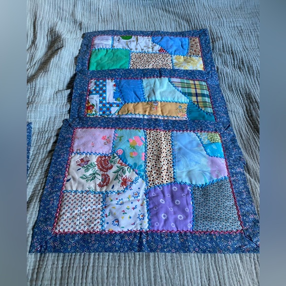 Vintage 1970s crazy quilt placemats set of 4 - Picture 3 of 9